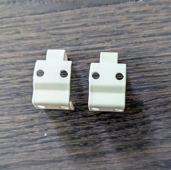 Levolor Mini Blinds Brackets, Cream, 1 Pair - Picture 5 of 5